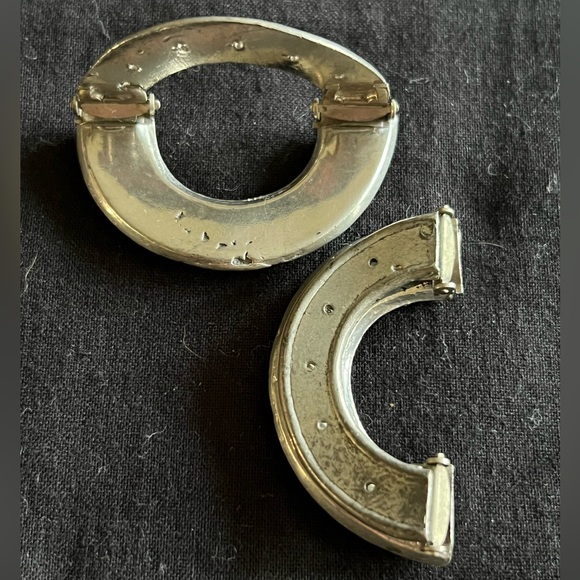 Two Vintage Dress Clips - Picture 8 of 11